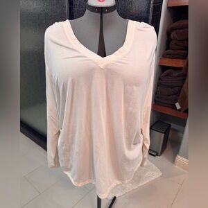 2xl athleta long sleeve tee with ruched sides.